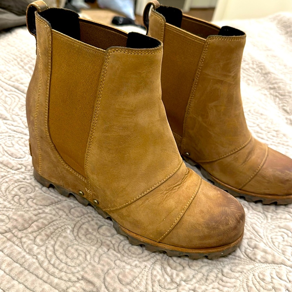 Sorrel leather boots